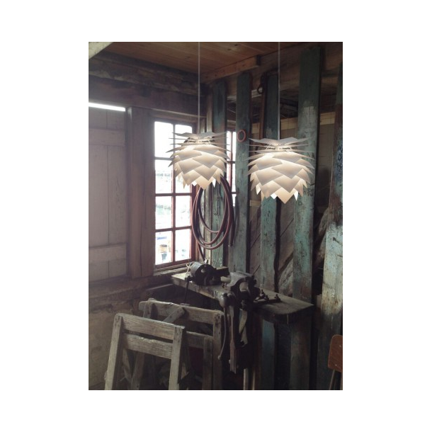 DYBERG-LARSEN PineApple Hngsmycke Sm  35 cm - Vit