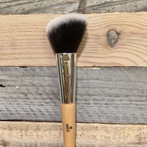 Avril - Blushbørste med Bambusskaft