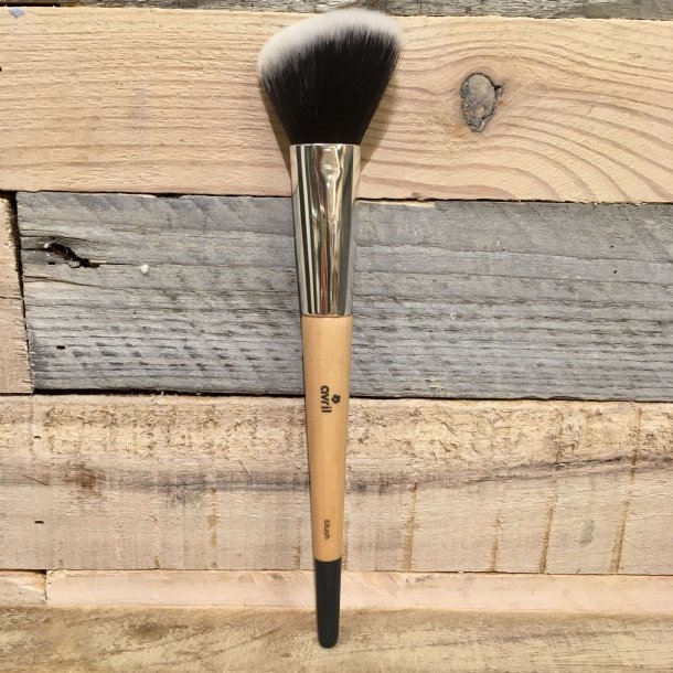 Avril - Blushbrste med Bambusskaft