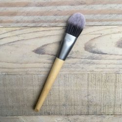 JCH Respect - Foundationbrste med Bambusskaft