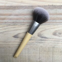 JCH Respect - Pudderbrste med Bambusskaft