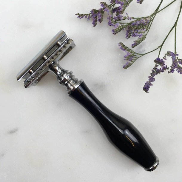 Safety Razor Classic Crome &amp; Black Handle med Hylster