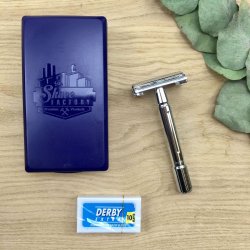 Shaving Factory - Safety Razor med Rejseetui og 10 stk Barberblade