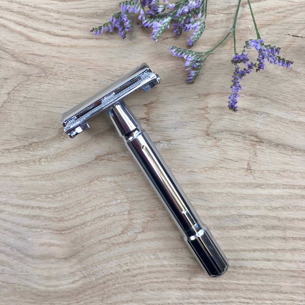 Shaving Factory - Safety Razor med Rejseetui og 10 stk Barberblade