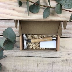 Chinchilla - Safety Razor i Oliventr� med 10 Barberblade