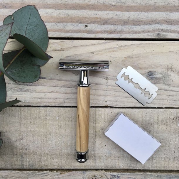 Chinchilla - Safety Razor i Oliventr� med 10 Barberblade