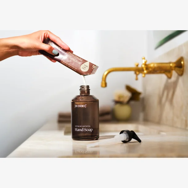 [RE&middot;ESSENCE] Starts�t S�bedispenser Med 2 Breve Lemongrass, Rosemary, Ceder Wood