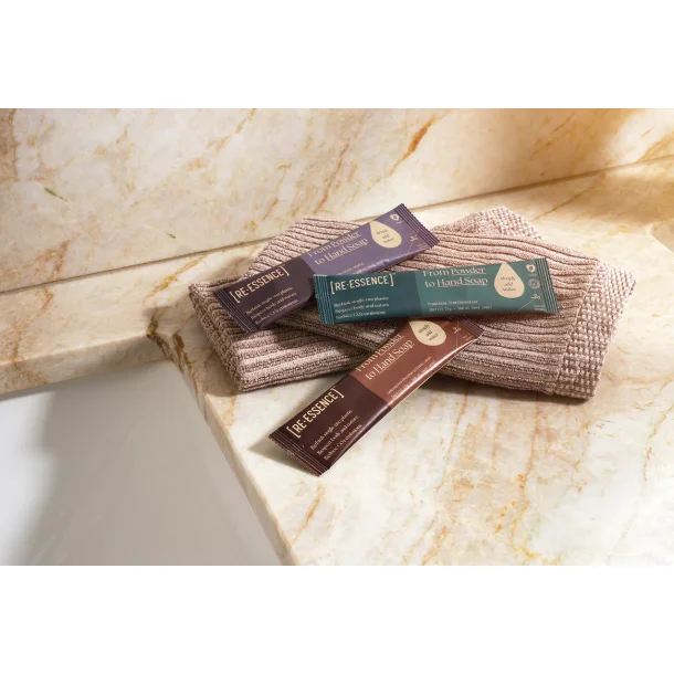 [RE&middot;ESSENCE] Refillst Med 3 Breve Sensitive / Parfumefri