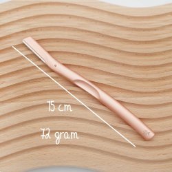 Bamboozy Metal Dermaplaning jenbryns- og Ansigtsskraber  Rose Gold