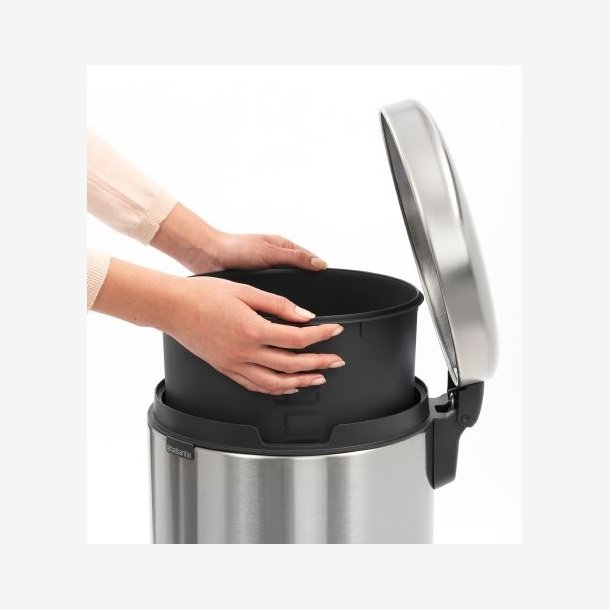 Brabantia Pedalspand newIcon 20 Liter Mat St�l Fingerprint Proof