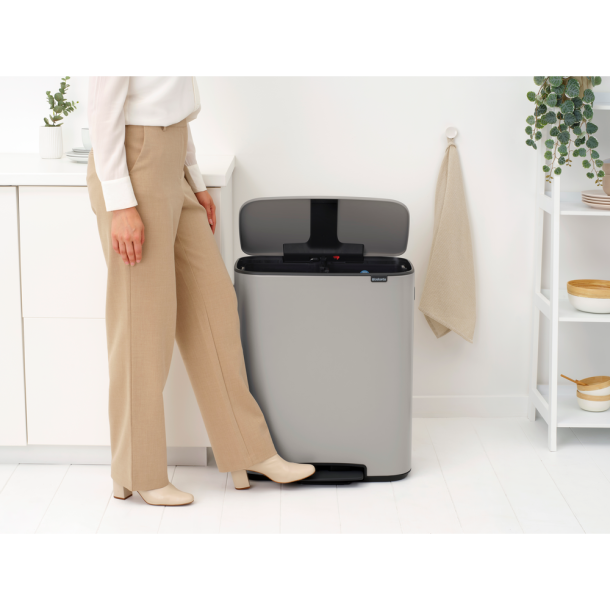 Brabantia Bo Pedalspand med inderspande 2 x 30 liter - Soft Grey