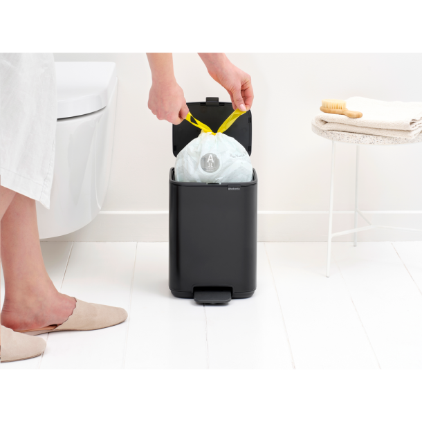 Brabantia Bo pedalspand 4 ltr. - Matt Black
