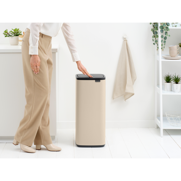 Brabantia Bo Touch bin 30 ltr. - Soft Beige