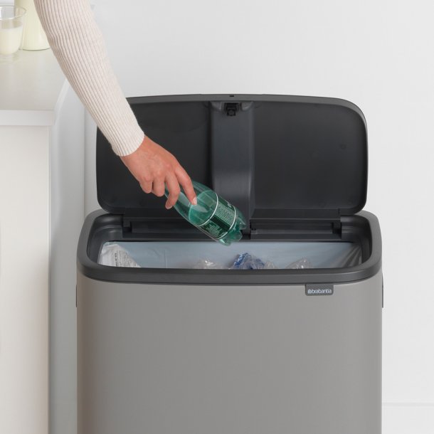 Brabantia Touch Bin 60 Liter - Mineral Concrete Grey