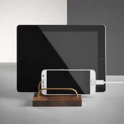 dot aarhus Brass-Dock Telefon- og Ipadholder Valnd