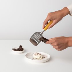 Brabantia Ostesk�rer med Rivejern - Vanilje Gul 