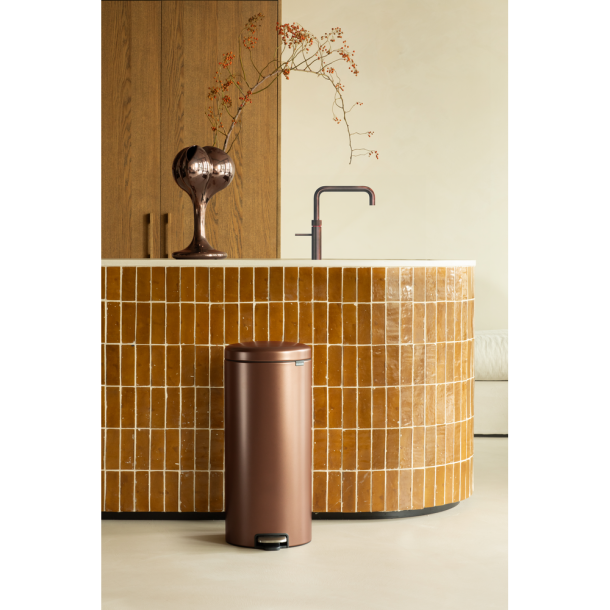 Brabantia NewIcon pedalspand 30 liter, m/plast inderspand - Warm Bronze