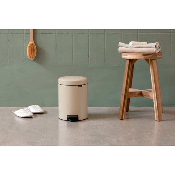 Brabantia Pedalspand newIcon 3 Liter Almond / Soft Beige