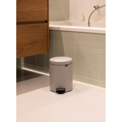 Brabantia Pedalspand NewIcon 5 Liter m/plast inderspand - Soft Grey