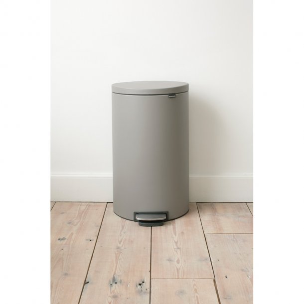 Brabantia Pedal Bin Flatback +, 30L Mineral Betonggr