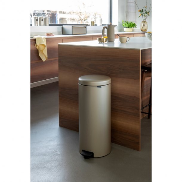 Brabantia Pedalspand Newicon 30 Liter - Champagne
