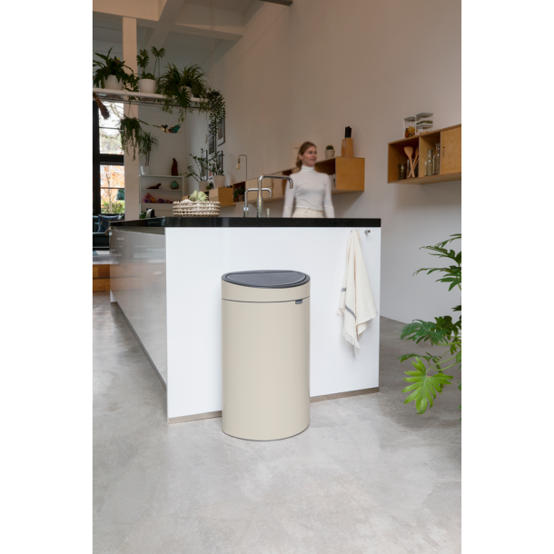 Brabantia Touch bin 40 liter - Soft Beige