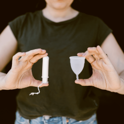 OrganiCup - Menstruationskop med Pose - Strrelse Mini (17 ml)