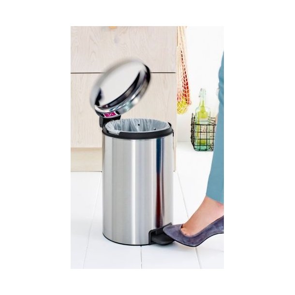 Brabantia Pedalspand newIcon 12 Liter Mat St�l Fingerprint Proof - 112041