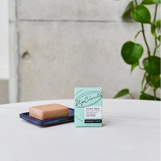 UpCircle - kologisk Sbebar til Ansigt / Krop - Cinnamon &amp; Ginger (100 g)