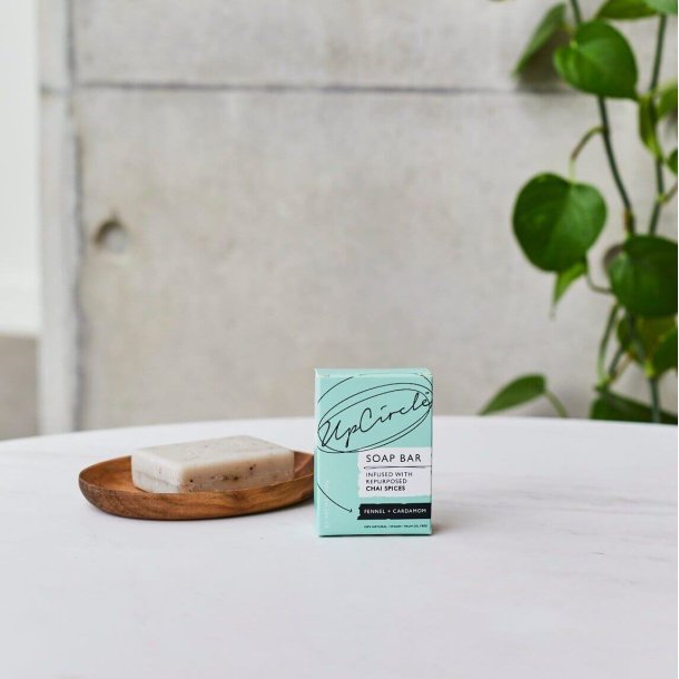 UpCircle - kologisk Sbebar Ansigt / Krop - Fennel &amp; Cardamom Chai (100 g)