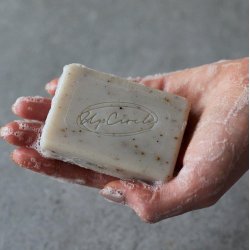 UpCircle - kologisk Sbebar Ansigt / Krop - Fennel &amp; Cardamom Chai (100 g)